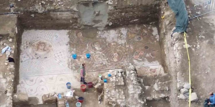 İznik’te Tarihi Keşif: Papa Ziyareti Öncesi 400 m² Taban Mozaiği Bulundu