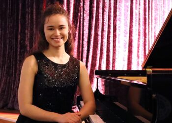 İzmirli Genç Piyanistten Uluslararası Beste Yarışmasında Birincilik