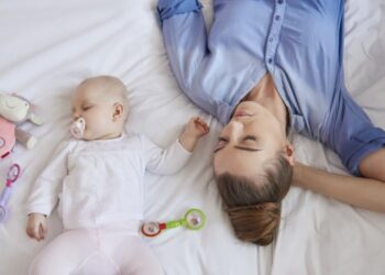 Uyku Uzmanları Açıkladı: Gündüz Uykusu ve Yetersiz Aktivite Uyku Regresyonu Yönetimini Nasıl Etkiler?