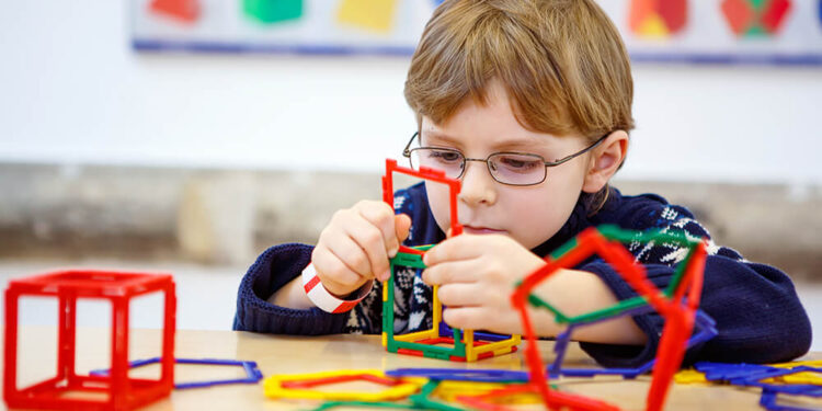 Nörologlardan Açıklama: İnce Motor Becerileri Duyusal Geri Bildirimle Beyin Gelişimini Hızlandırıyor