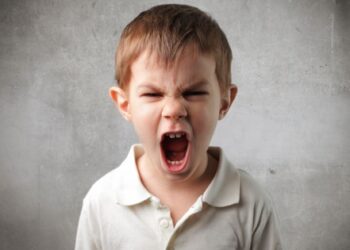 Psikologlardan Rehber: Çocuğa Kural Koyma Sanatı ile Öfke Nöbetleri Yönetimi ve Duygusal Etiketleme
