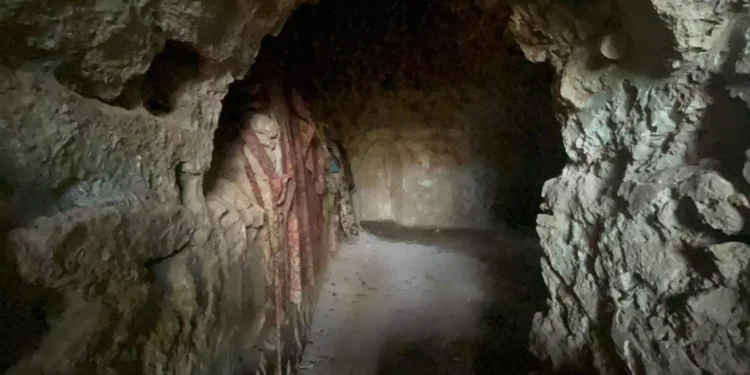 Belgeselcilerin Yeni Rotası: Batman Gömek Yaylası’nda Yeraltı Camisi Bulundu