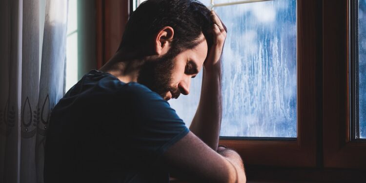 Mevsimsel Duygudurum Bozukluğu: Kışın Karanlığı Beynimizi Nasıl Etkiliyor? 🧠