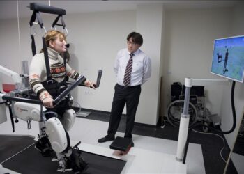 Robotik Yürüme Cihazı ile 10 Yıl Sonra Gelen İlk Adım